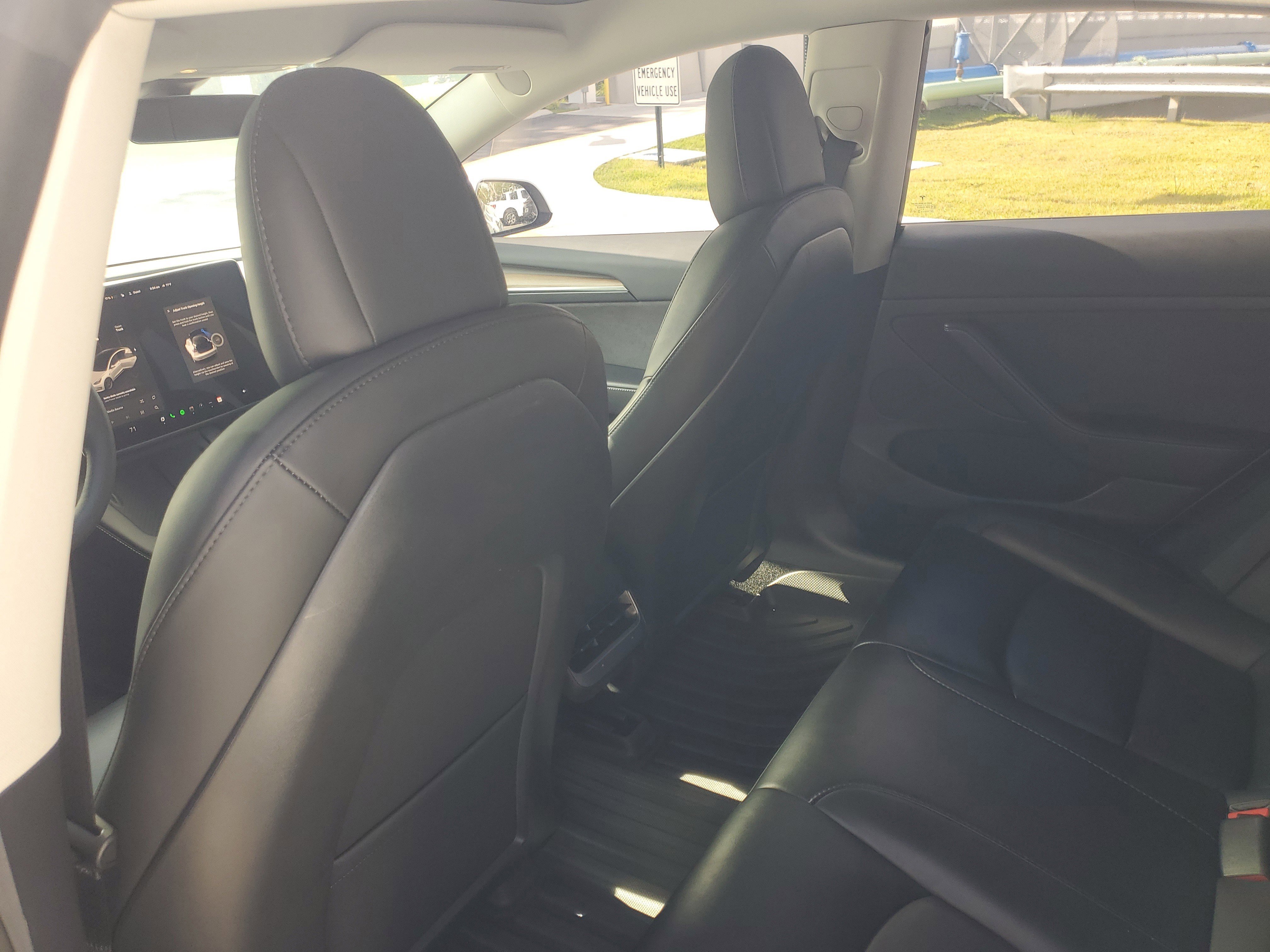 Used 2023 Tesla Model 3 Standard Range image 12