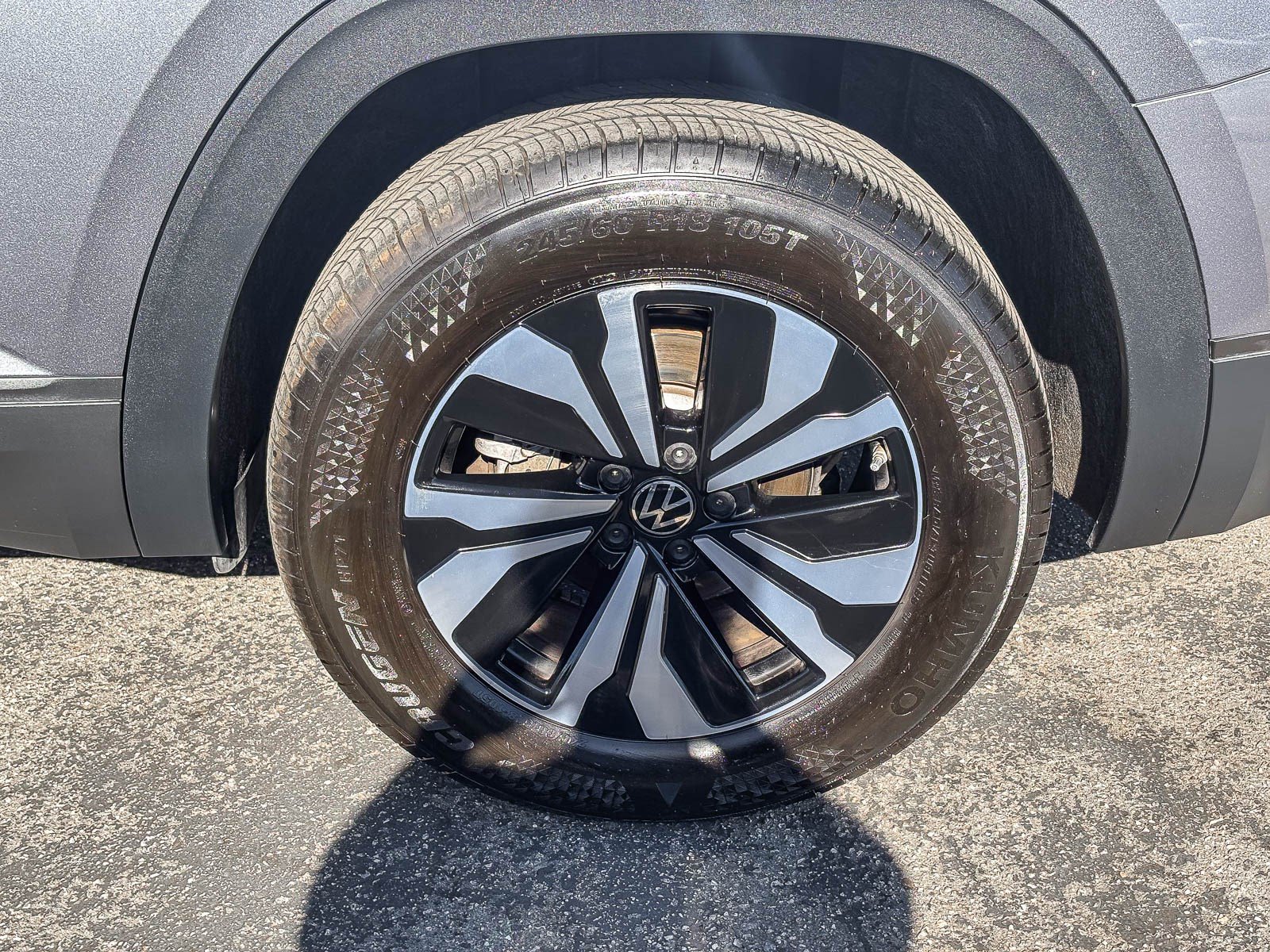 Used 2025 Volkswagen Atlas SE FWD image 12