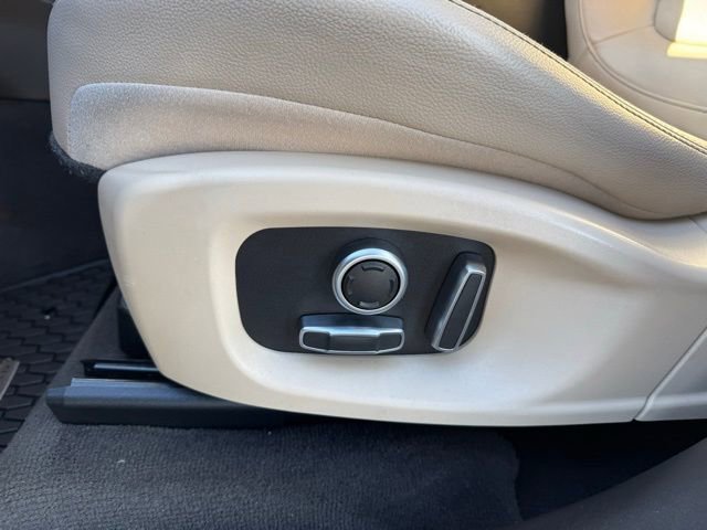 Used 2019 Jaguar F-PACE Prestige image 21