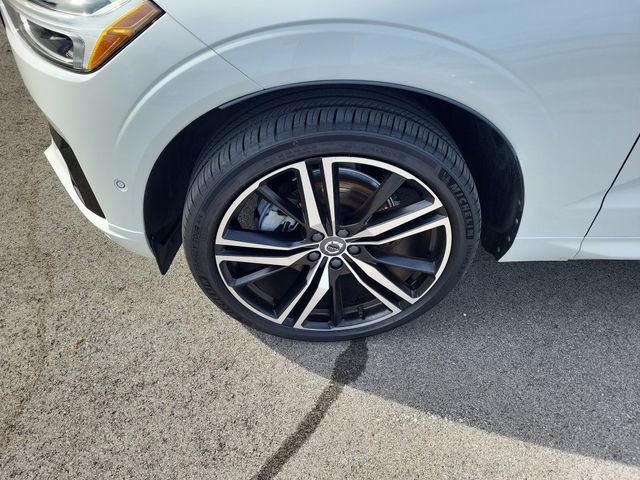 Used 2021 Volvo XC60 T5 R-Design w/ Protection Package Premier AWD/4WD image 9