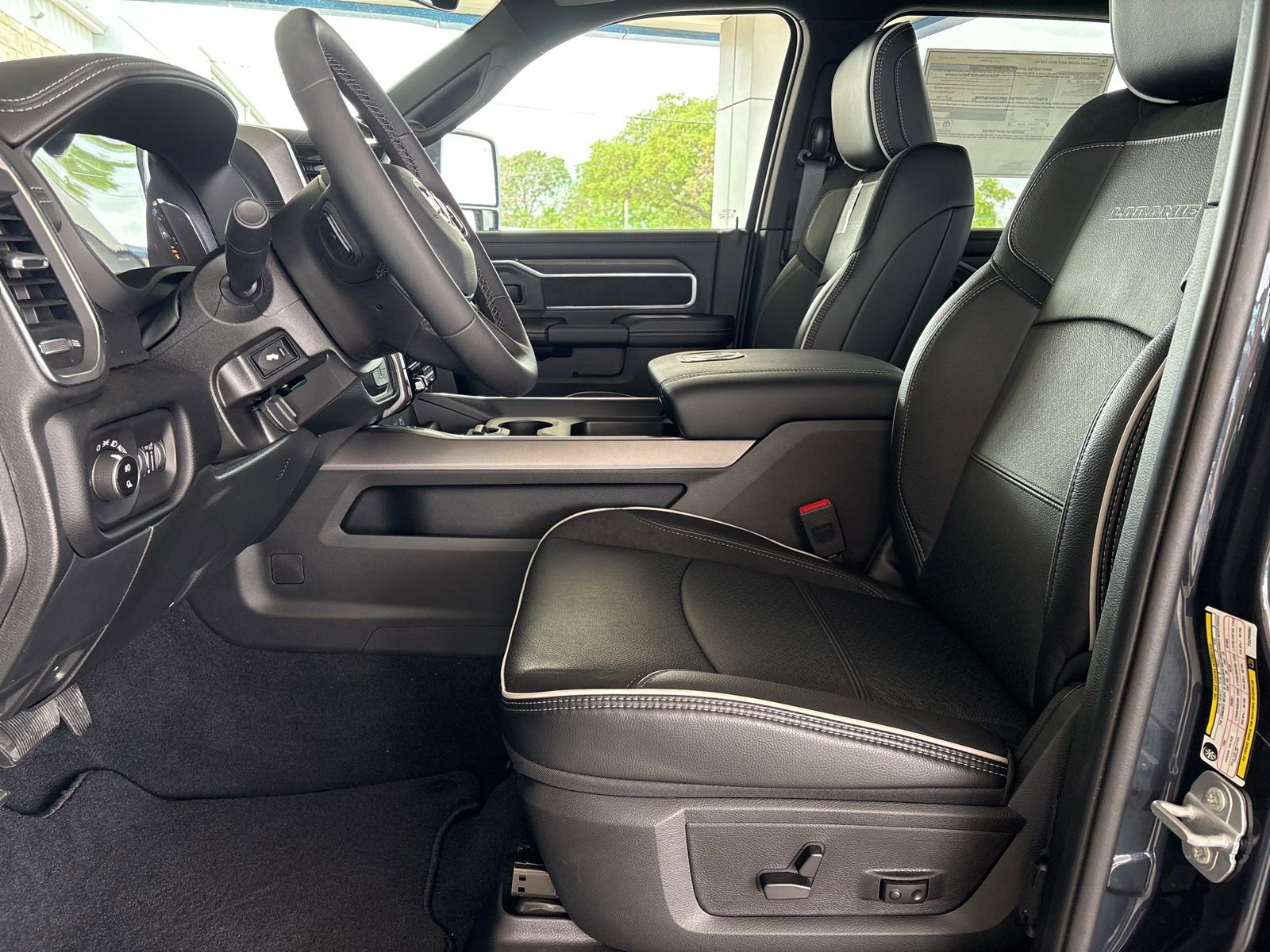 Used 2026 RAM 2500 Laramie AWD/4WD image 17
