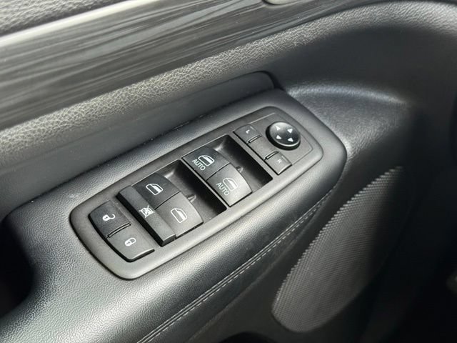 Used 2021 Jeep Grand Cherokee Laredo X AWD/4WD image 34