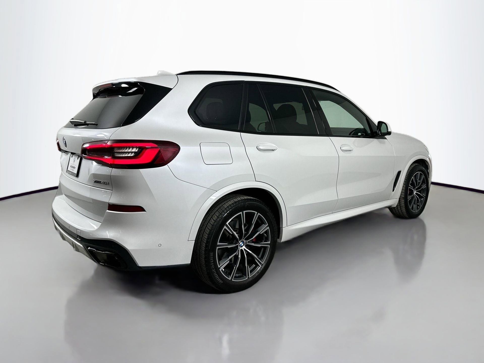 Used 2023 BMW X5 xDrive40i w/ M Sport Package image 6