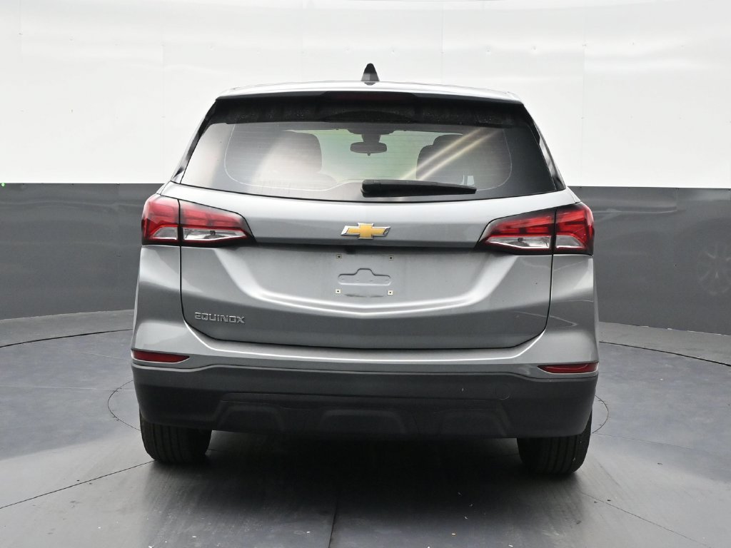 Used 2024 Chevrolet Equinox LS w/ Driver Confidence II Package FWD image 4