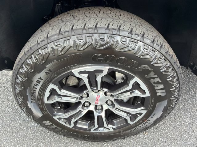Used 2025 GMC Canyon AT4 w/ Technology Plus Package AWD/4WD image 11