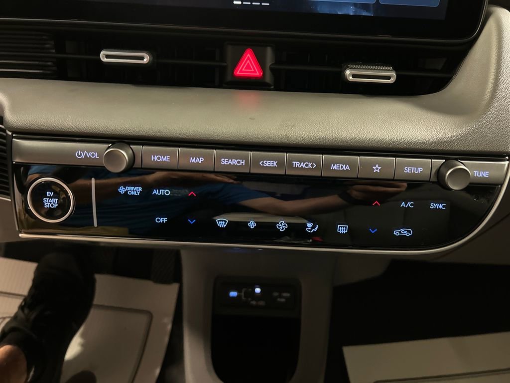 New 2025 Hyundai Ioniq 5 SEL image 17