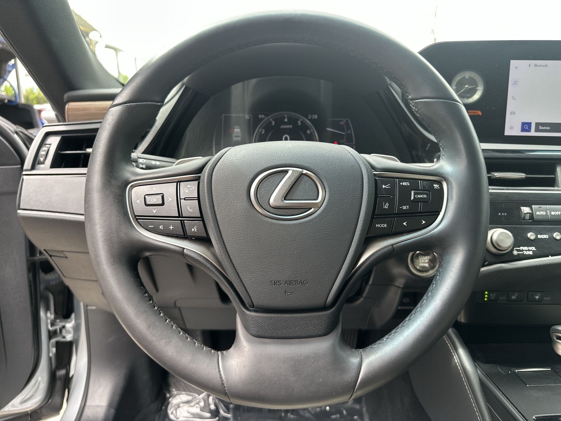 Used 2023 Lexus ES 350 w/ Premium Package FWD image 11