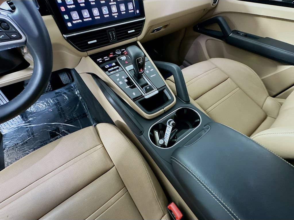 Certified 2023 Porsche Cayenne AWD/4WD image 19