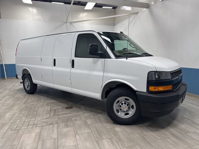New 2026 Chevrolet Express 3500 Extended w/ Driver Convenience Package RWD image 31