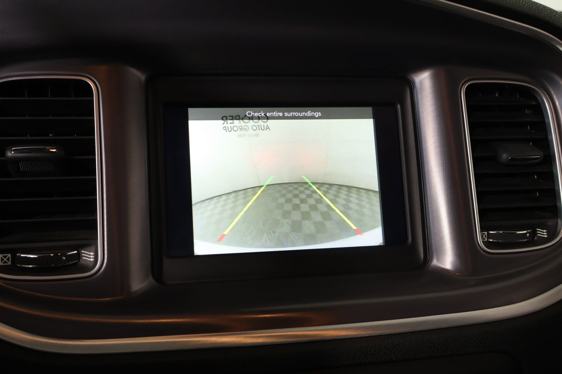 Used 2020 Dodge Charger SXT RWD image 6