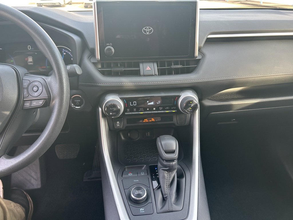 Used 2025 Toyota RAV4 XLE image 23
