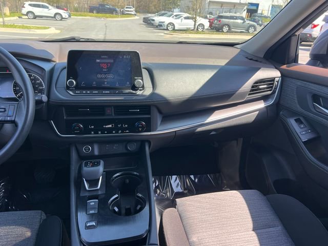 Used 2023 Nissan Rogue SV FWD image 15