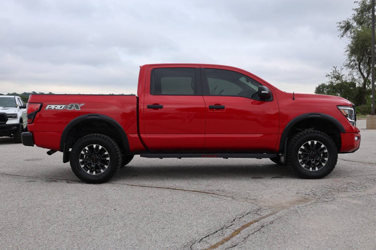 Used 2021 Nissan Titan PRO-4X w/ Pro-4x Convenience Package AWD/4WD image 7