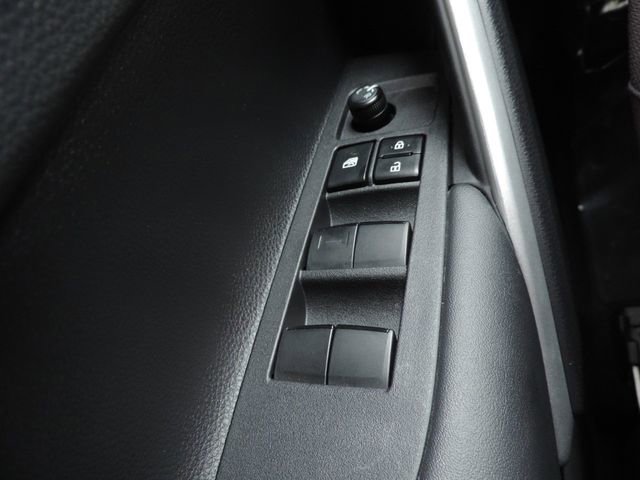 Used 2024 Toyota Corolla Cross SE image 28