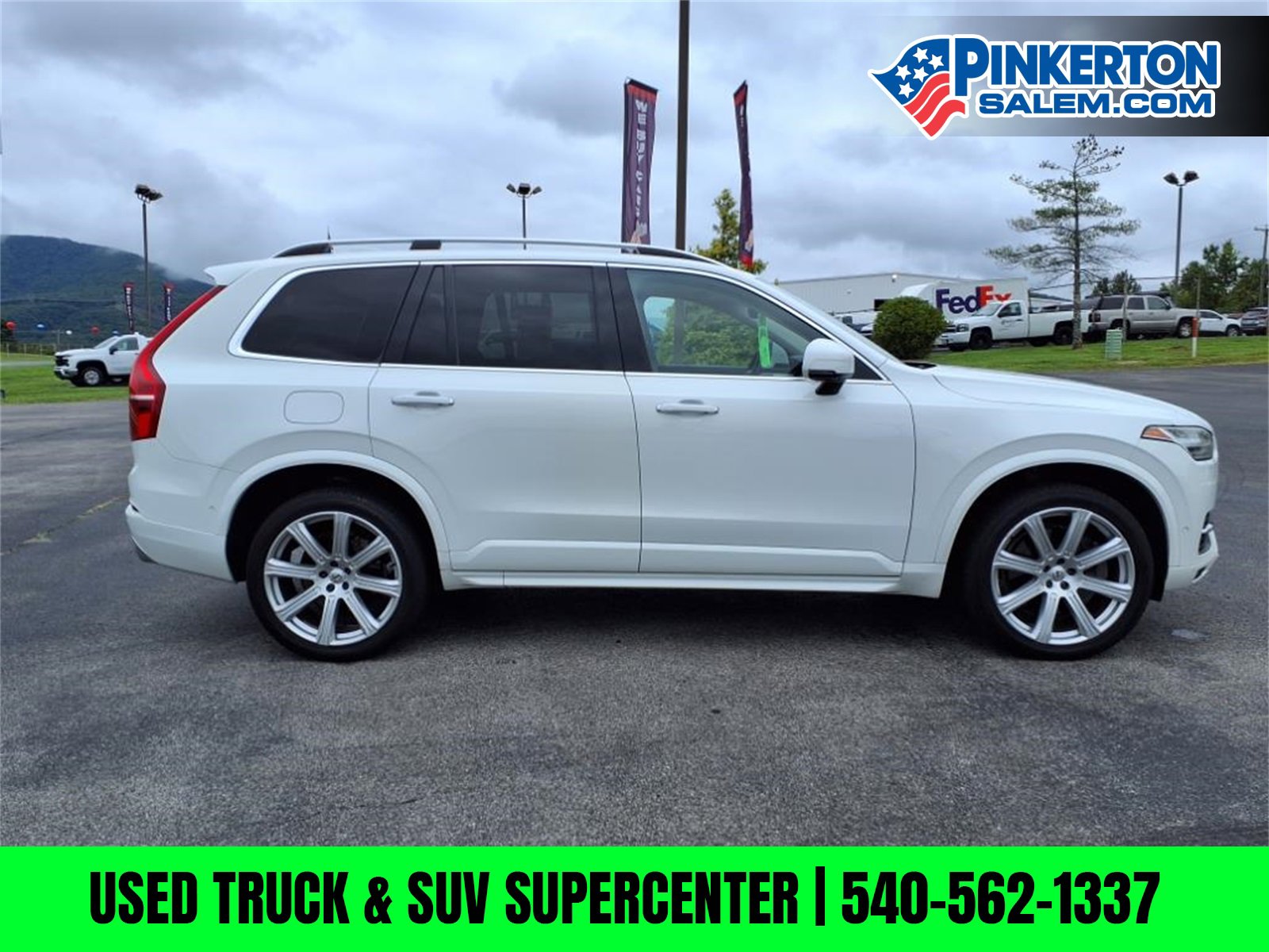 Used 2016 Volvo XC90 T8 Momentum image 2