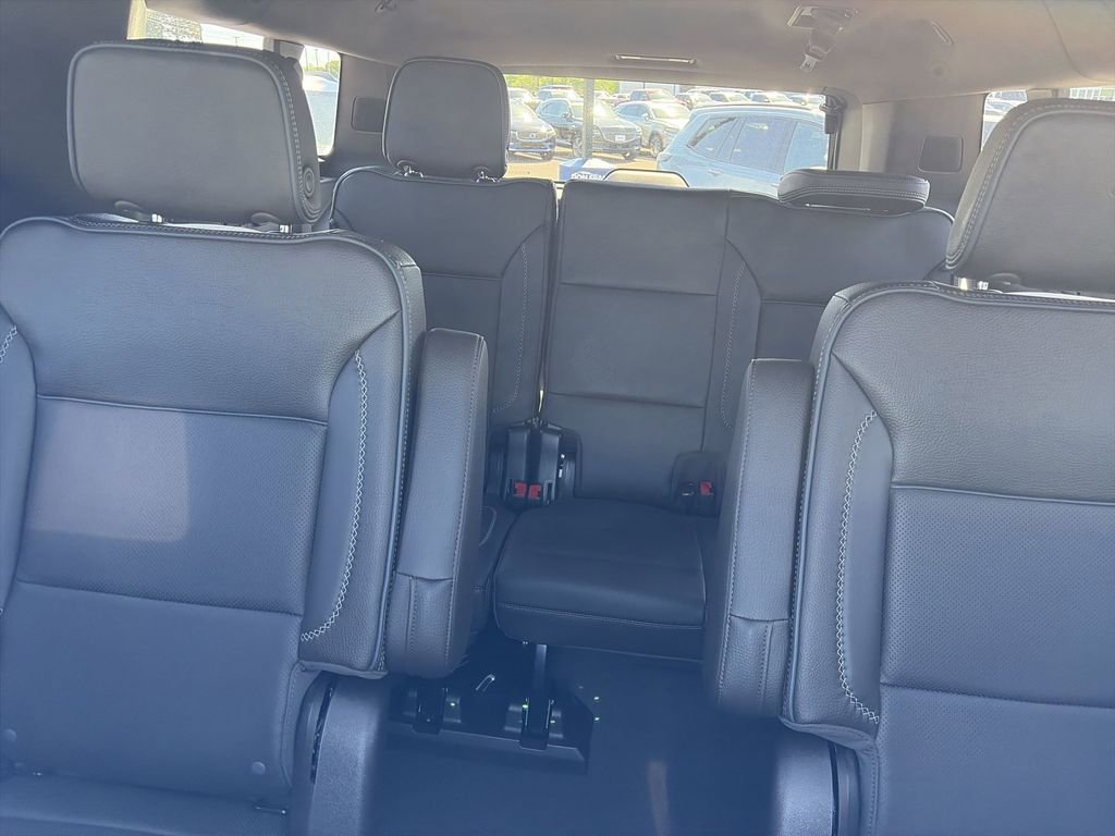 Used 2024 GMC Yukon XL Denali w/ Denali Reserve Package AWD/4WD image 24