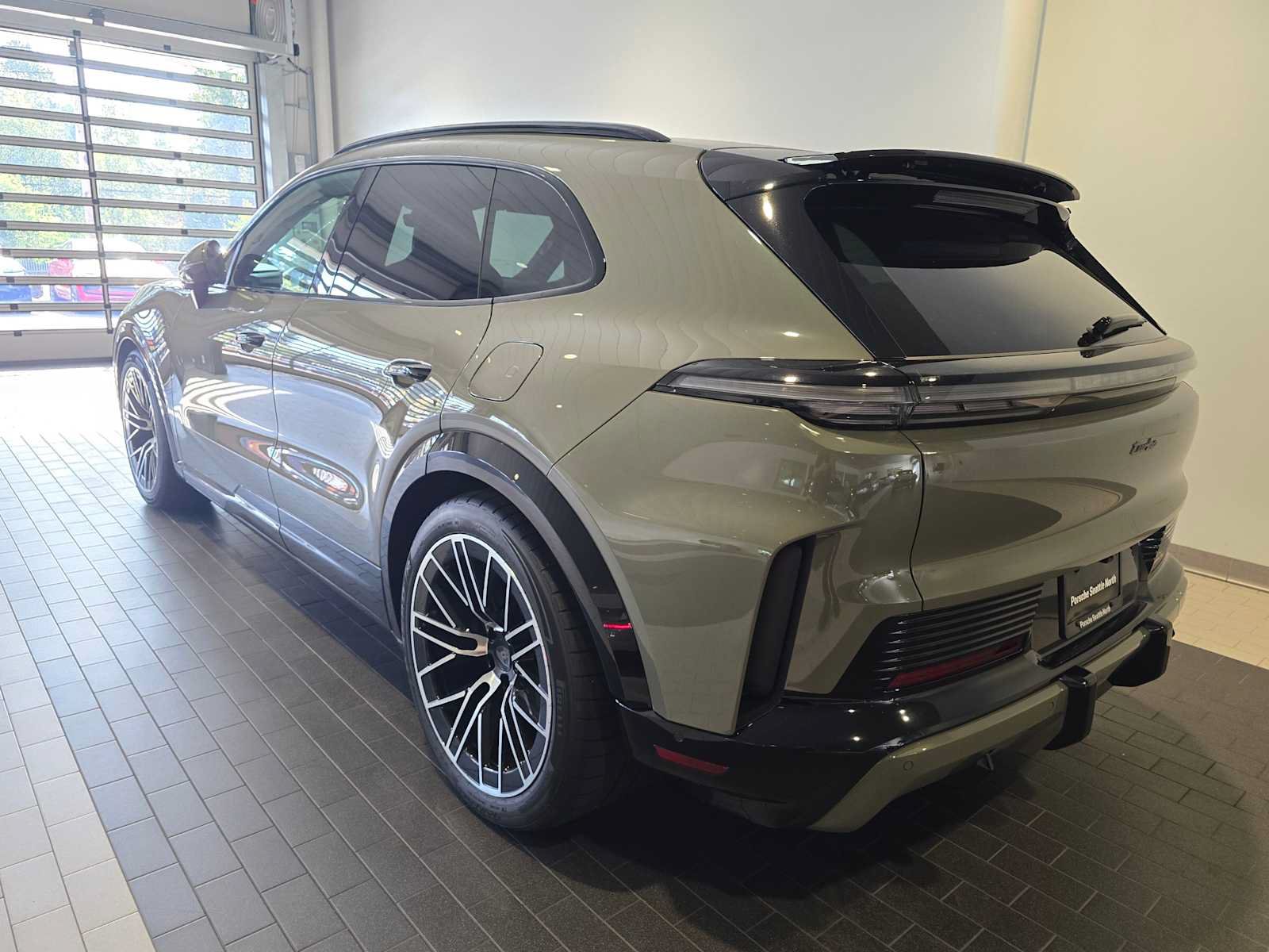New 2026 Porsche Cayenne Turbo Electric AWD/4WD image 3