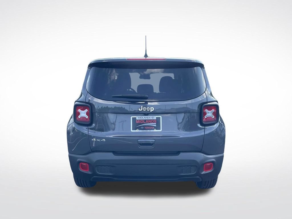 Used 2023 Jeep Renegade Latitude AWD/4WD image 5