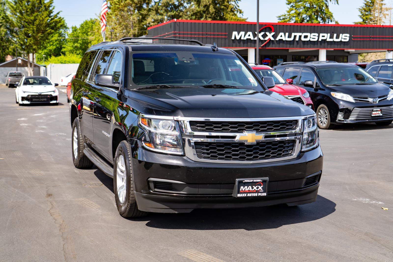 Used 2019 Chevrolet Suburban LT AWD/4WD image 2