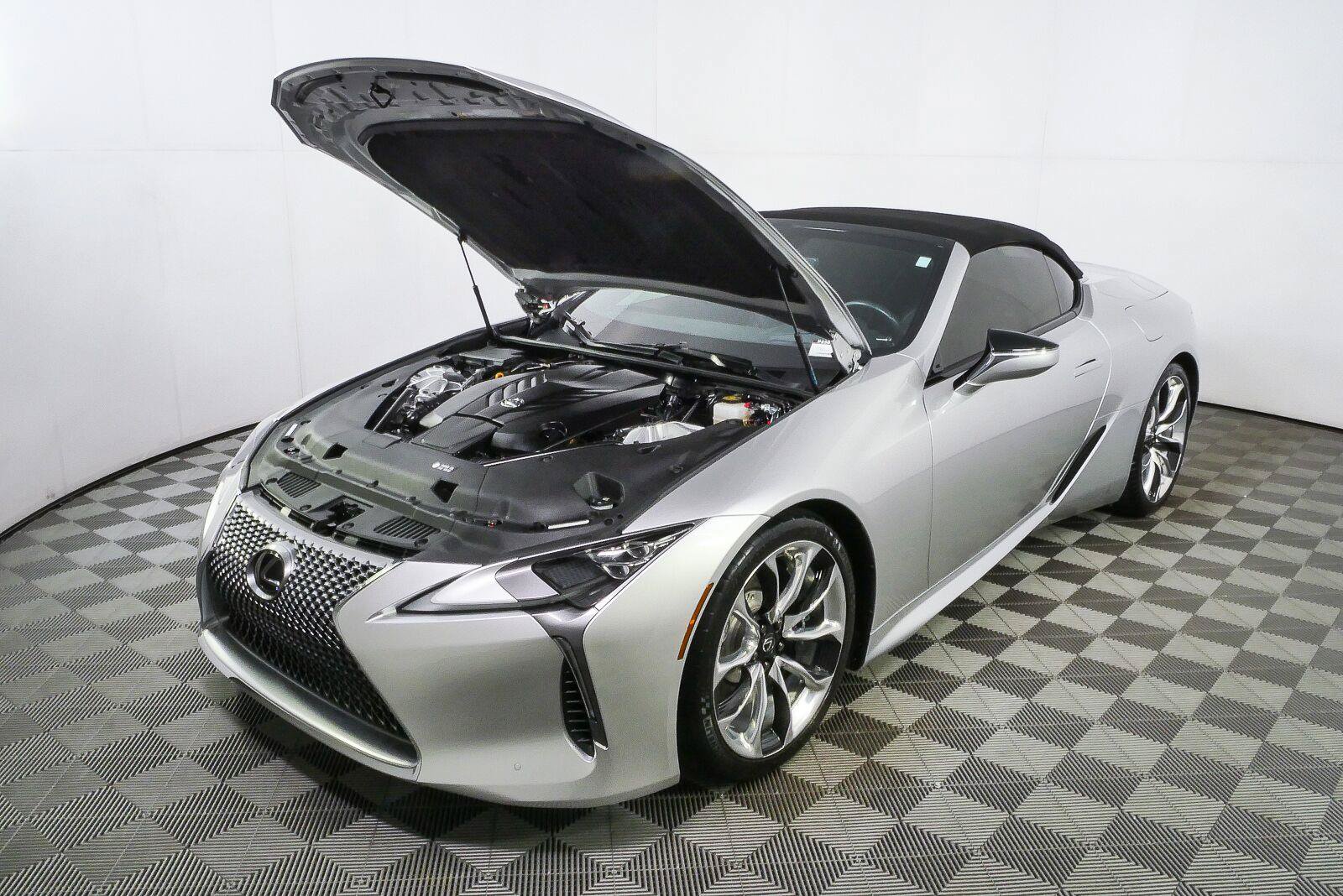 Used 2021 Lexus LC 500 Convertible w/ Touring Package RWD image 31