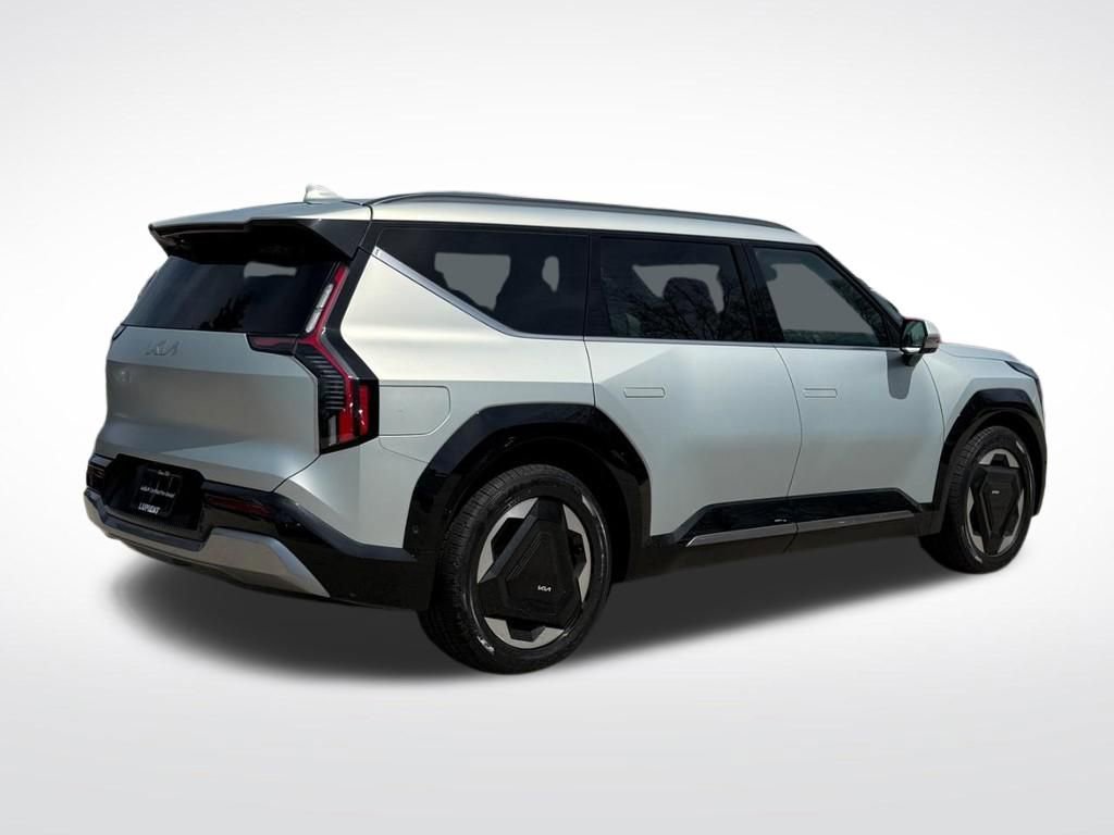 Used 2024 Kia EV9 Land AWD/4WD image 3