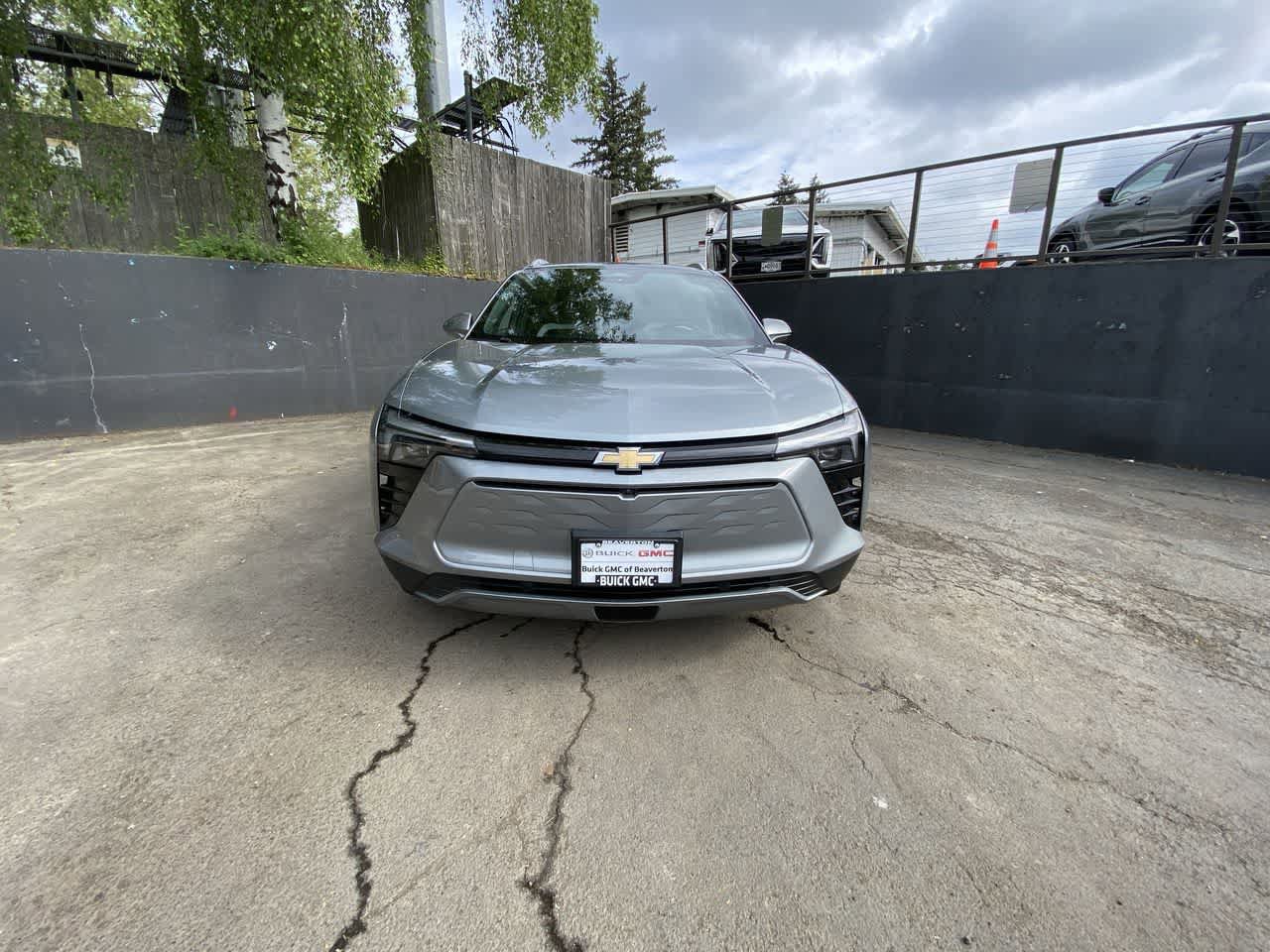 Used 2024 Chevrolet Blazer EV LT AWD/4WD image 9