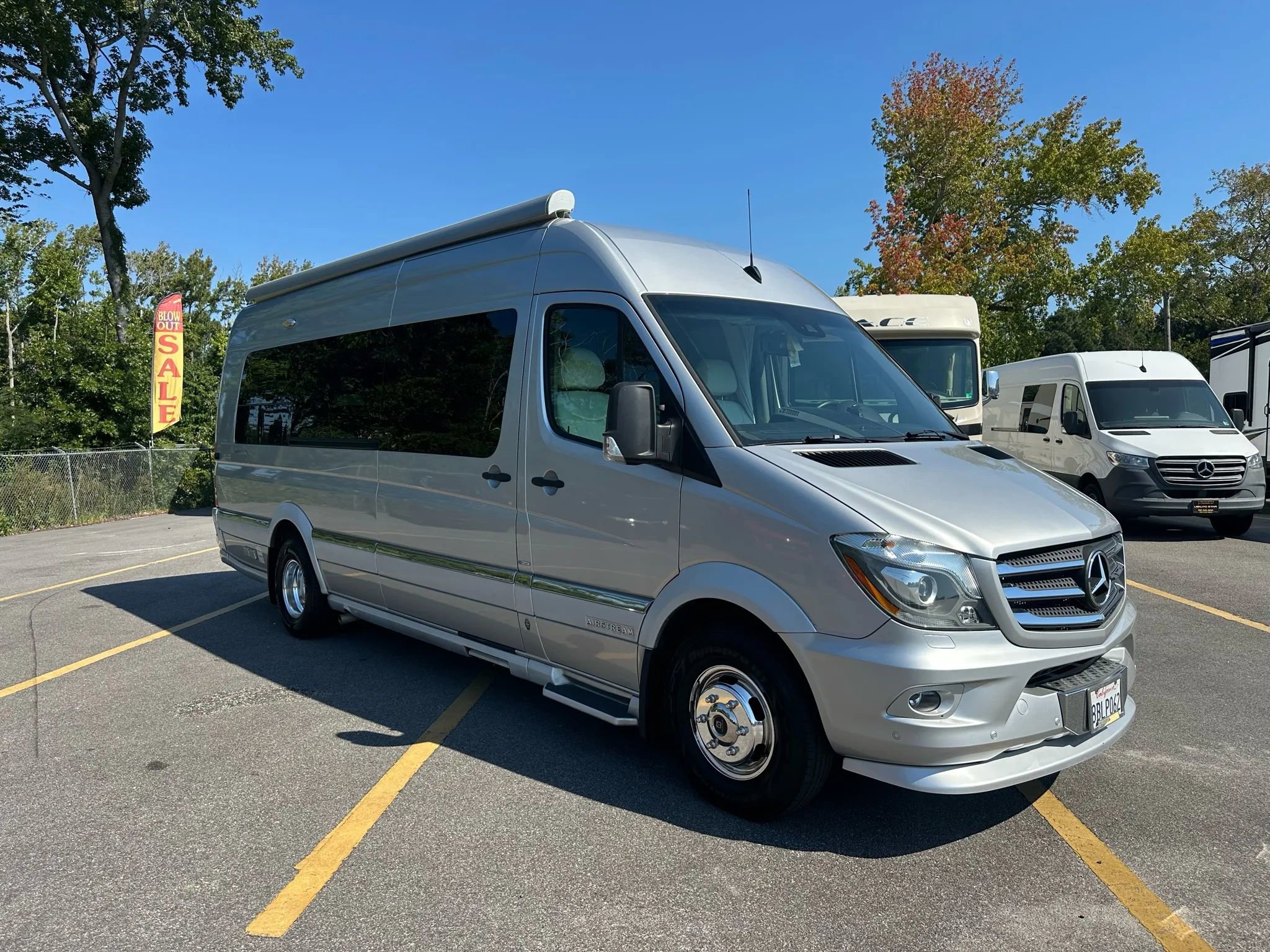 Used 2016 Mercedes-Benz Sprinter 3500 image 1