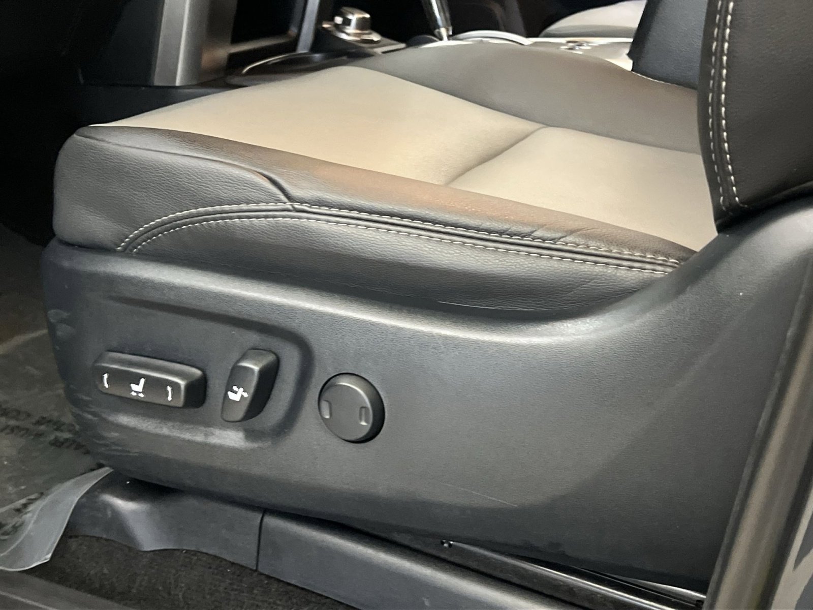 Used 2024 Toyota 4Runner SR5 Premium image 12