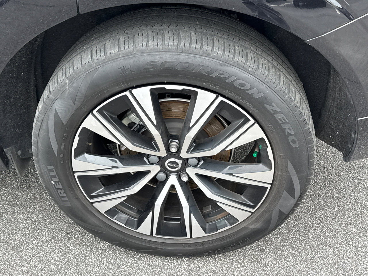 Used 2024 Volvo XC60 B5 Core image 20