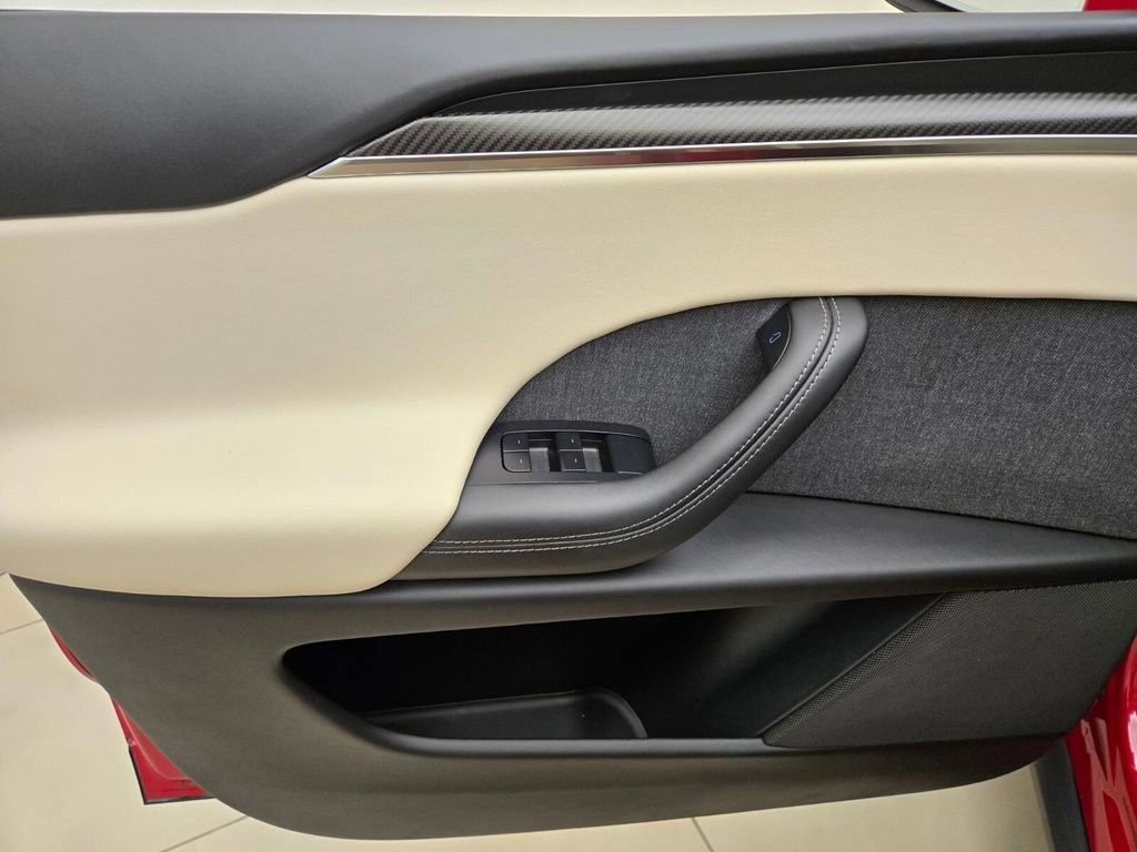 Used 2022 Tesla Model X Plaid image 30