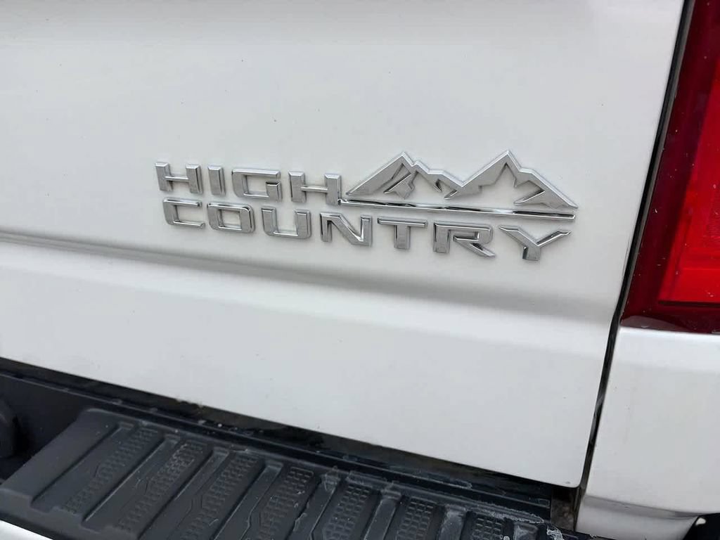Used 2019 Chevrolet Silverado 1500 High Country w/ Technology Package AWD/4WD image 8