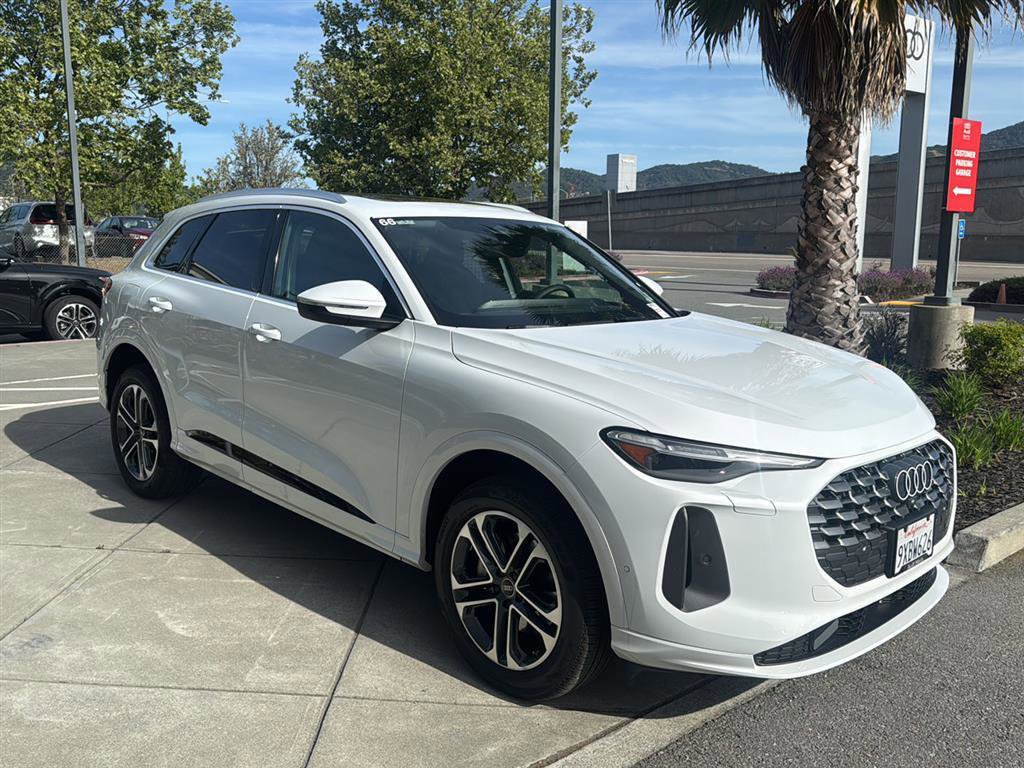 Certified 2025 Audi Q5 Premium Plus w/ Premium Plus image 4