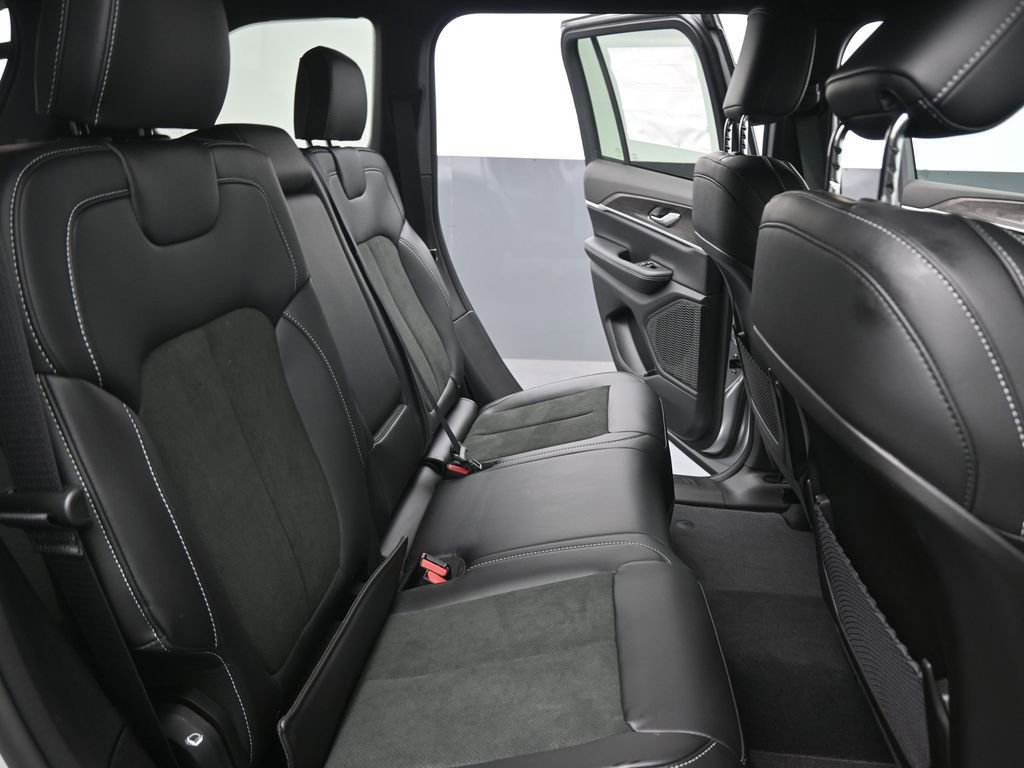 New 2026 Jeep Grand Cherokee Altitude image 29