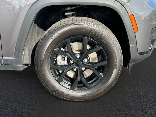 Used 2024 Jeep Grand Cherokee L Altitude AWD/4WD image 32