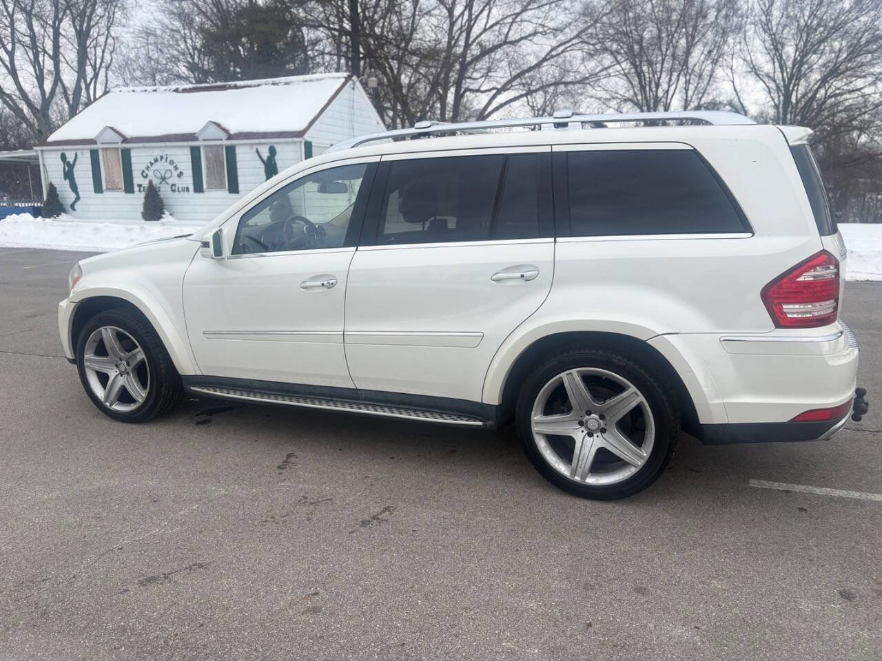 Used 2011 Mercedes-Benz GL 550 4MATIC image 14
