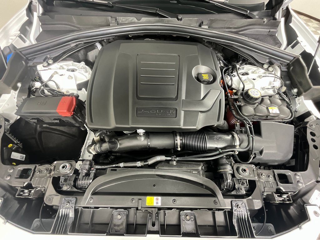 Used 2025 Jaguar F-PACE R-Dynamic S image 29