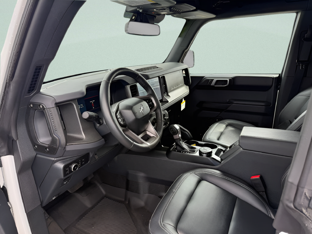 Used 2025 Ford Bronco Badlands AWD/4WD image 4