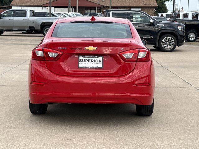 Used 2018 Chevrolet Cruze LT w/ Convenience Package FWD image 4