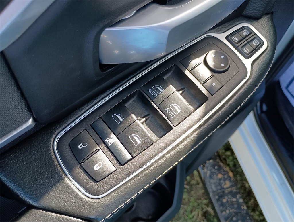 Used 2024 RAM 3500 Big Horn w/ Night Edition image 19