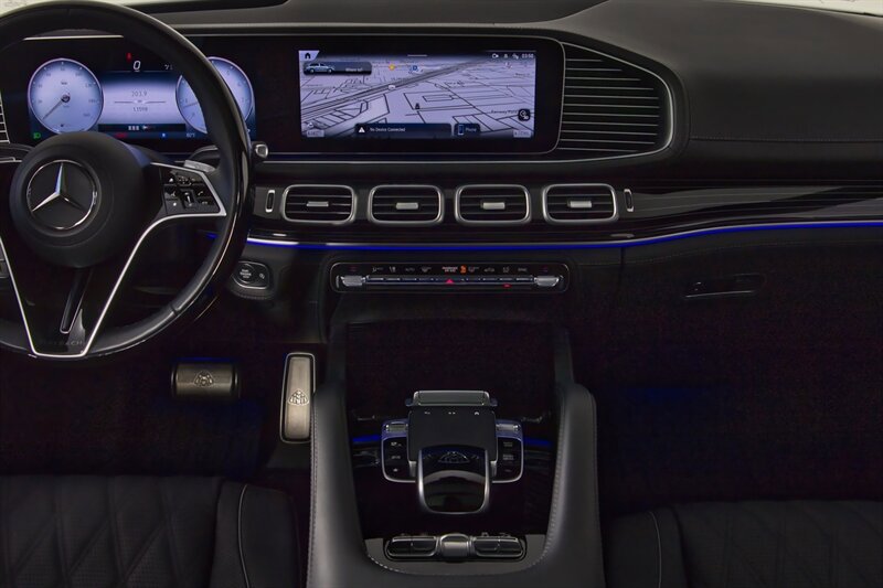 Used 2024 Mercedes-Benz Maybach GLS 600 4MATIC image 23