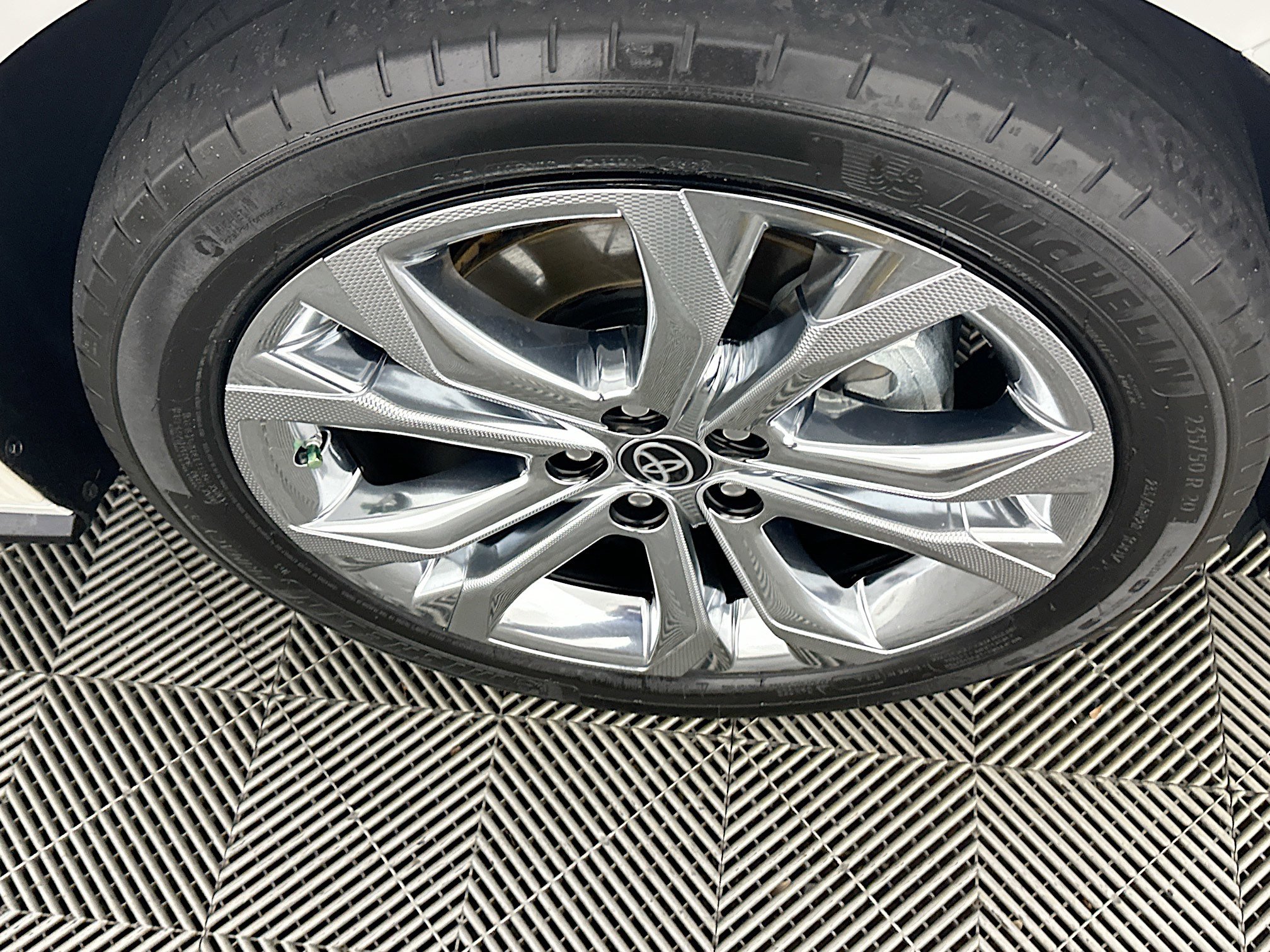 Used 2024 Toyota Sienna Platinum image 11