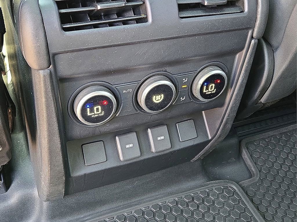 Used 2023 Land Rover Defender 110 V8 AWD/4WD image 17