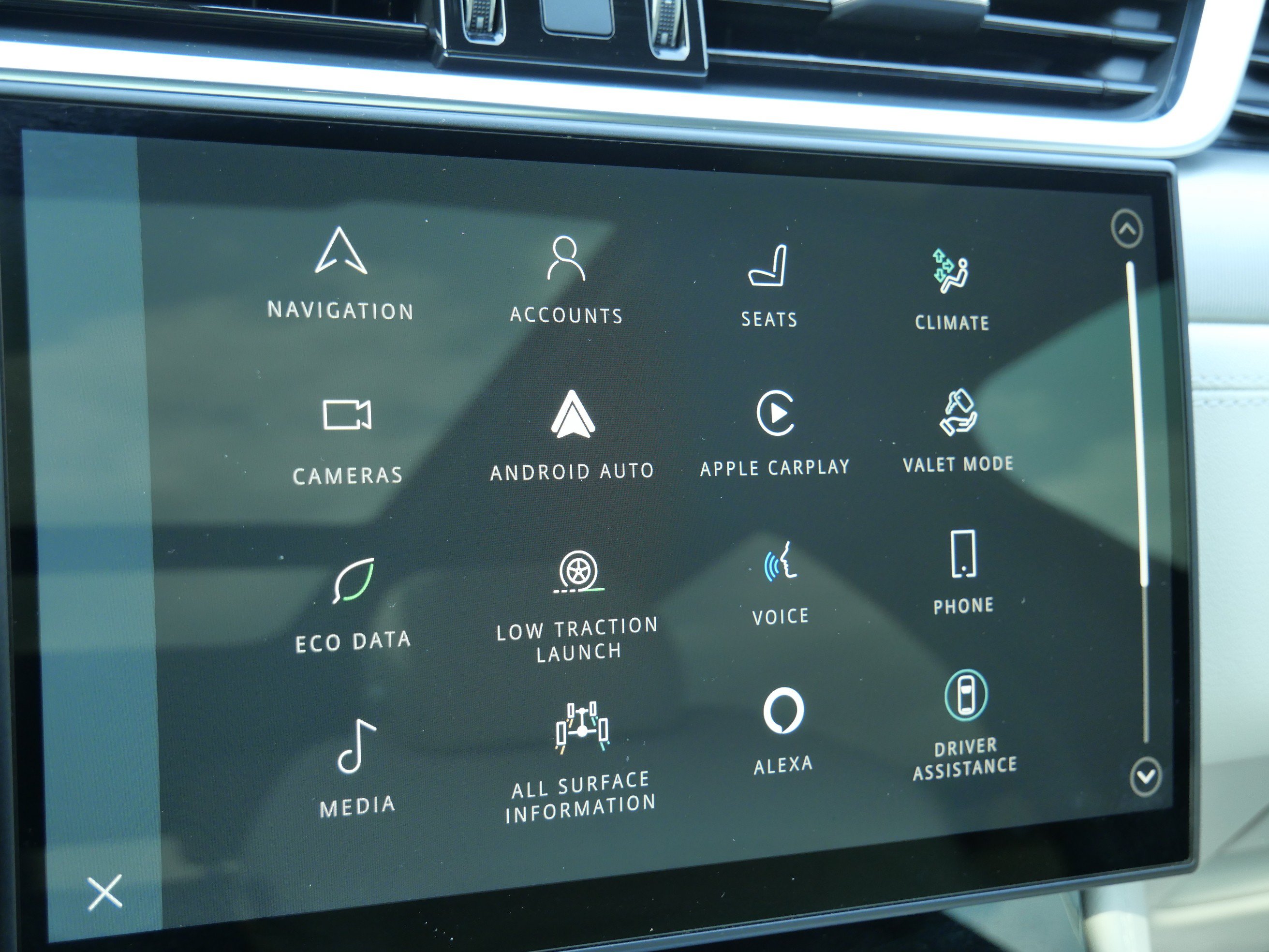 Certified 2025 Jaguar F-PACE R-Dynamic S AWD/4WD image 24