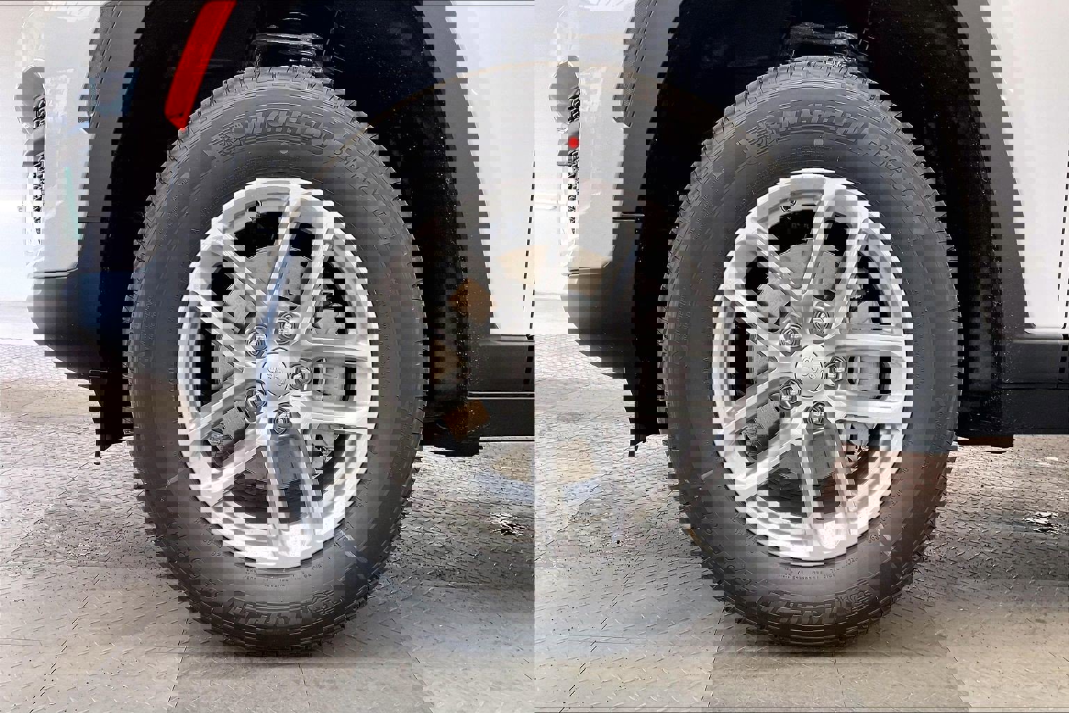 New 2025 Jeep Grand Cherokee Laredo X w/ Luxury Tech Group I image 14