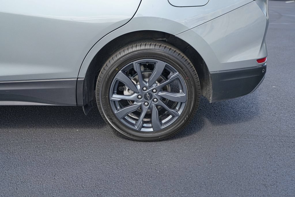 Used 2024 Chevrolet Equinox RS w/ LPO, Floor Liner Package AWD/4WD image 13