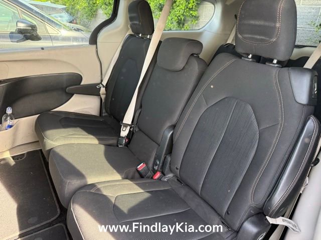 Used 2019 Chrysler Pacifica Touring Plus w/ Tire & Wheel Group image 4