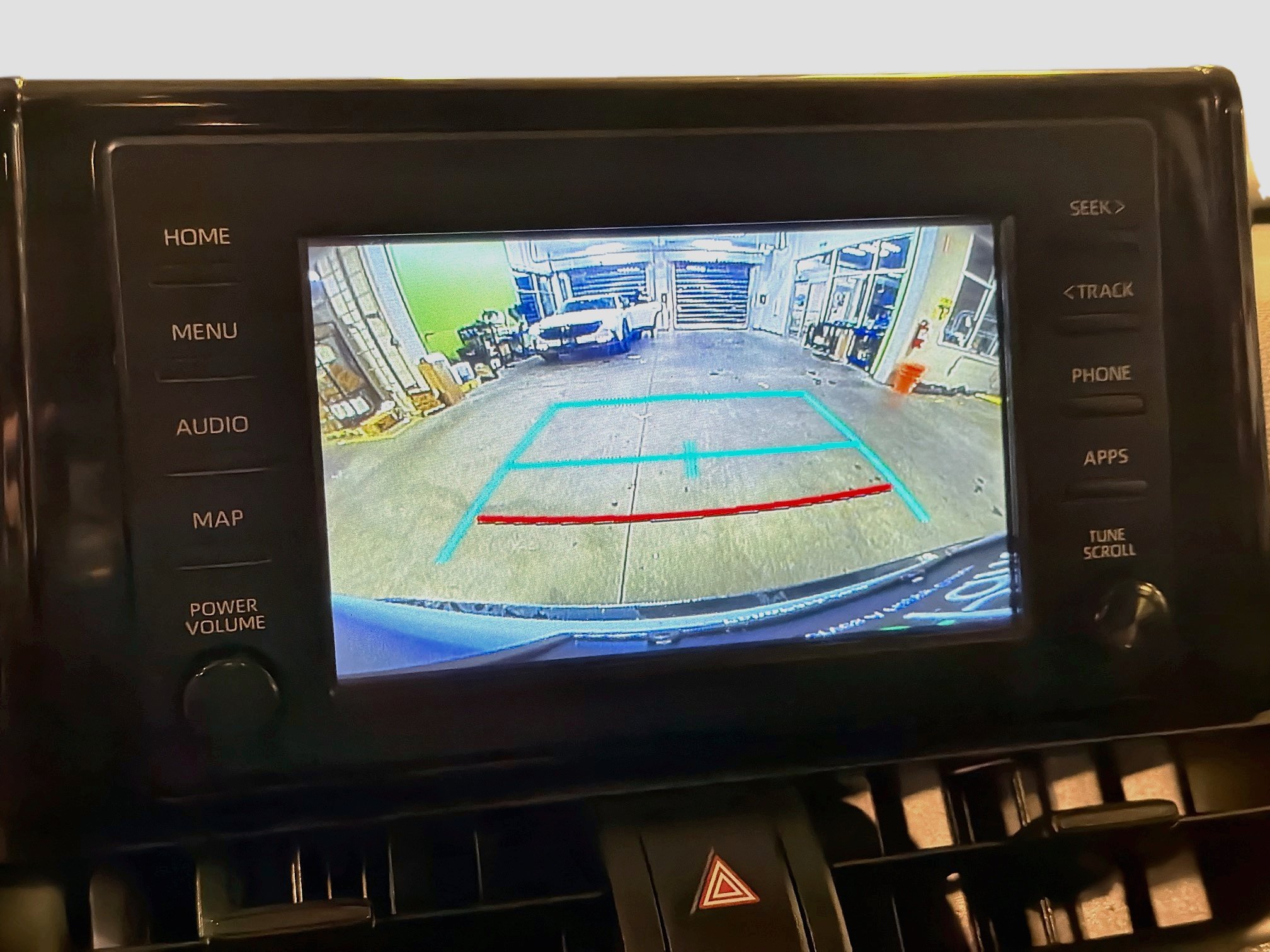 Used 2019 Toyota RAV4 LE AWD/4WD image 21