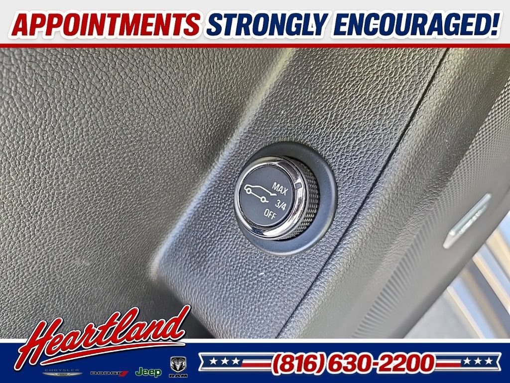 Used 2021 Chevrolet Traverse Premier AWD/4WD image 33