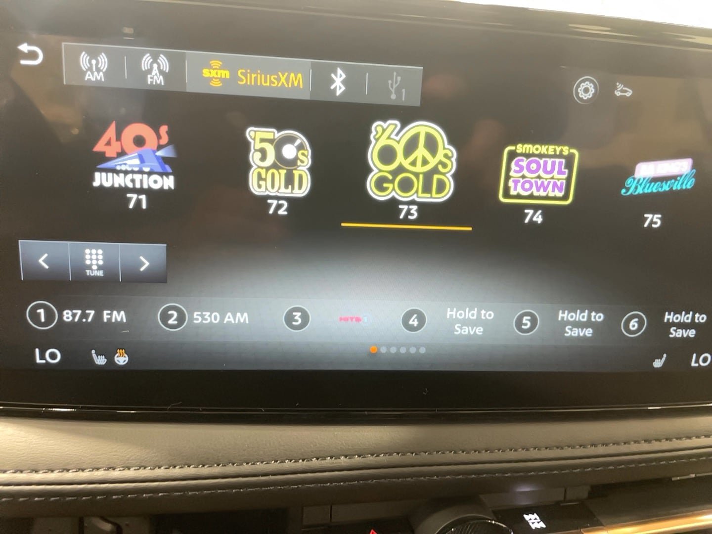 Used 2024 Nissan Ariya AWD image 14