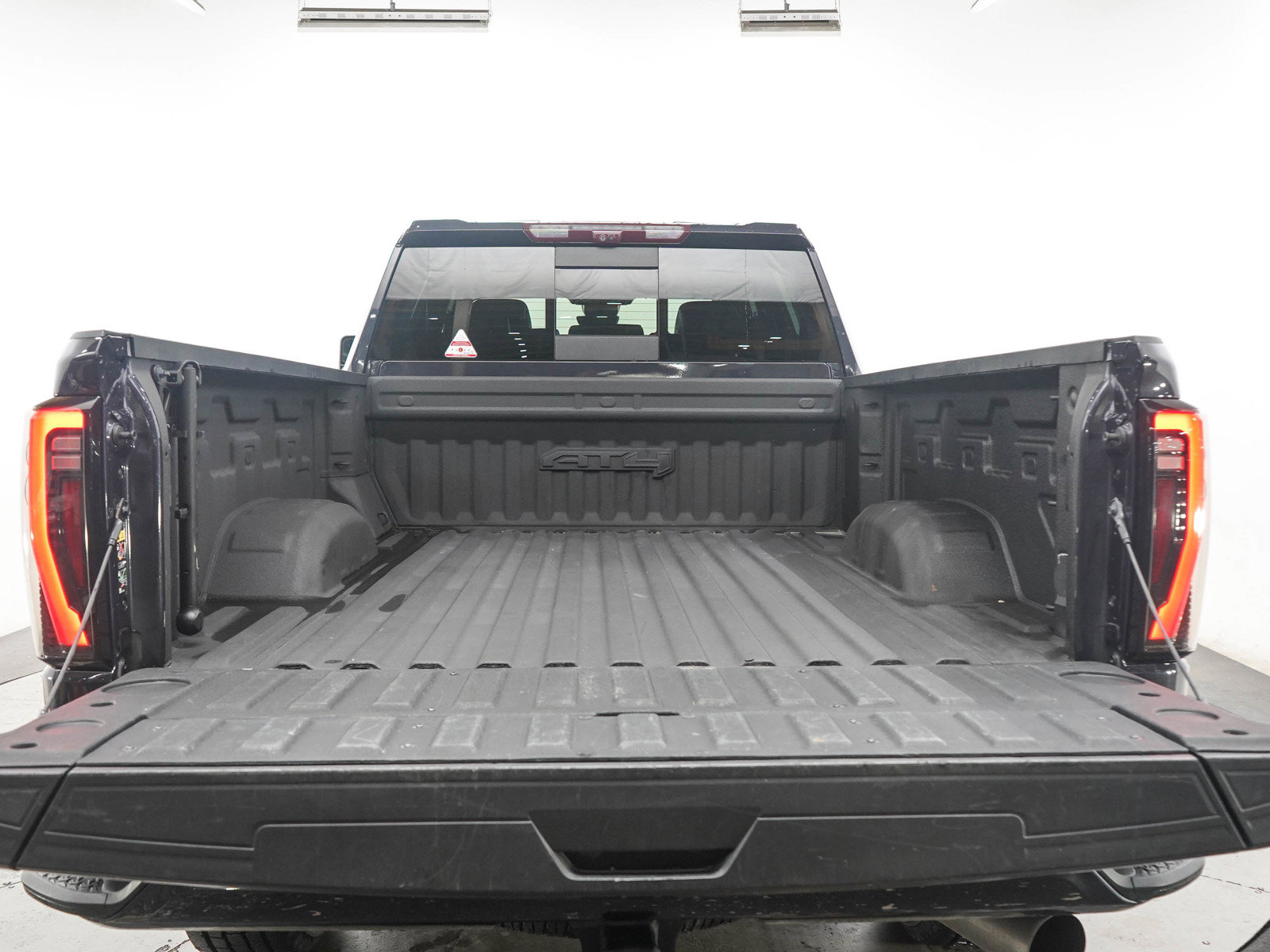 Used 2024 GMC Sierra 2500 AT4 w/ AT4 Premium Plus Package AWD/4WD image 13